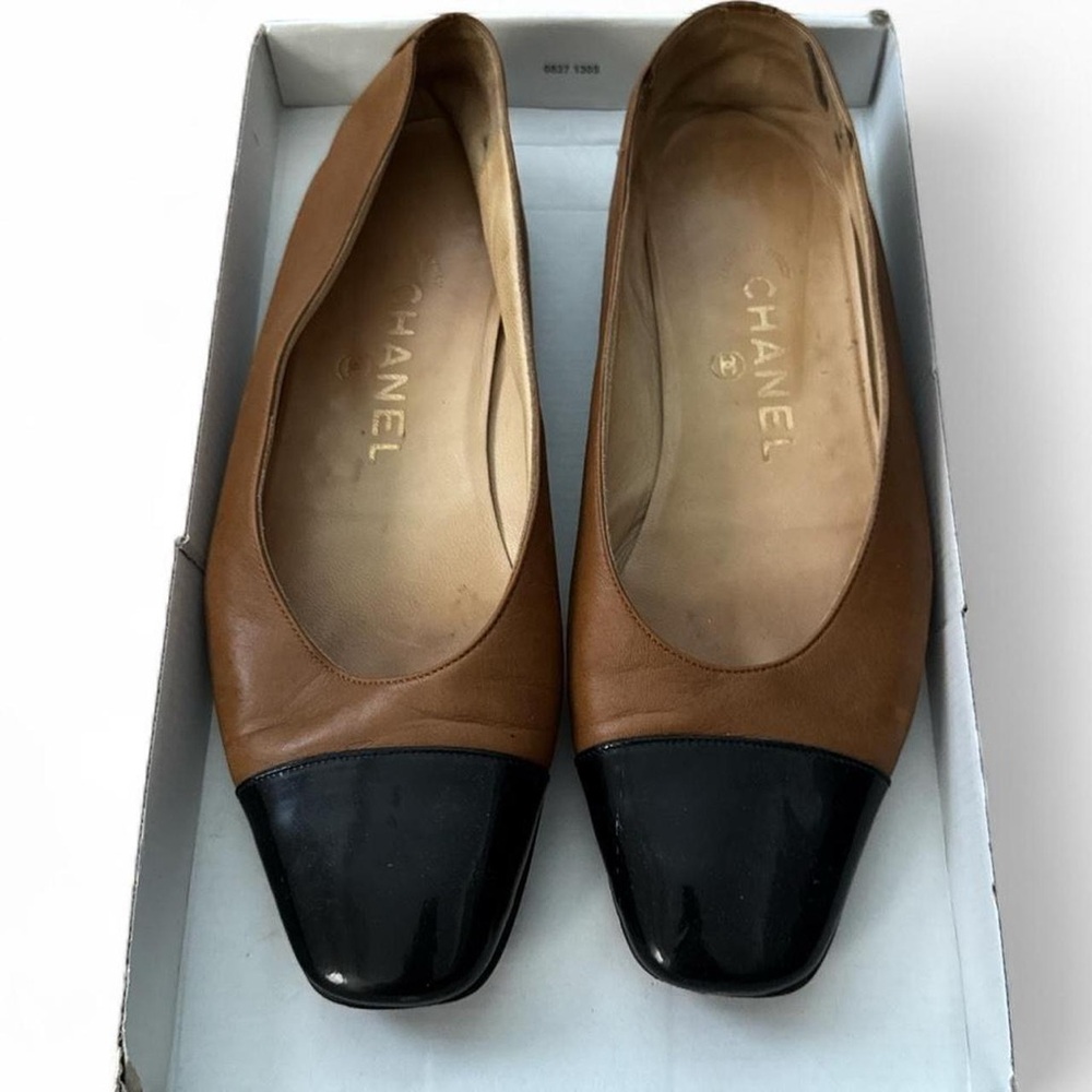Vintage CHANEL Two-Tone Flats